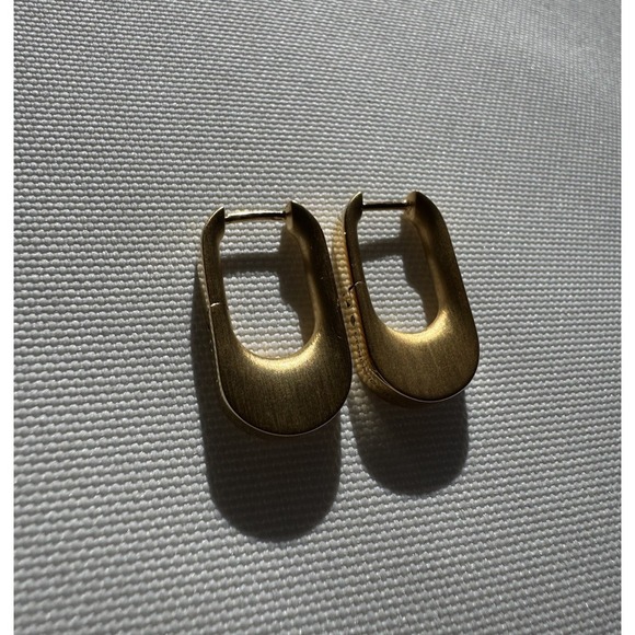NEW! Dean Davidson Crosby Huggie Hoop Earrings Signature Brushed Gold $130 - Picture 5 of 10